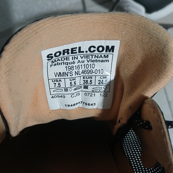 Sorel Women's Kinetic RNEGD Float Sneakers Black/Faded Spark Size: 7.5 - Picture 8 of 9